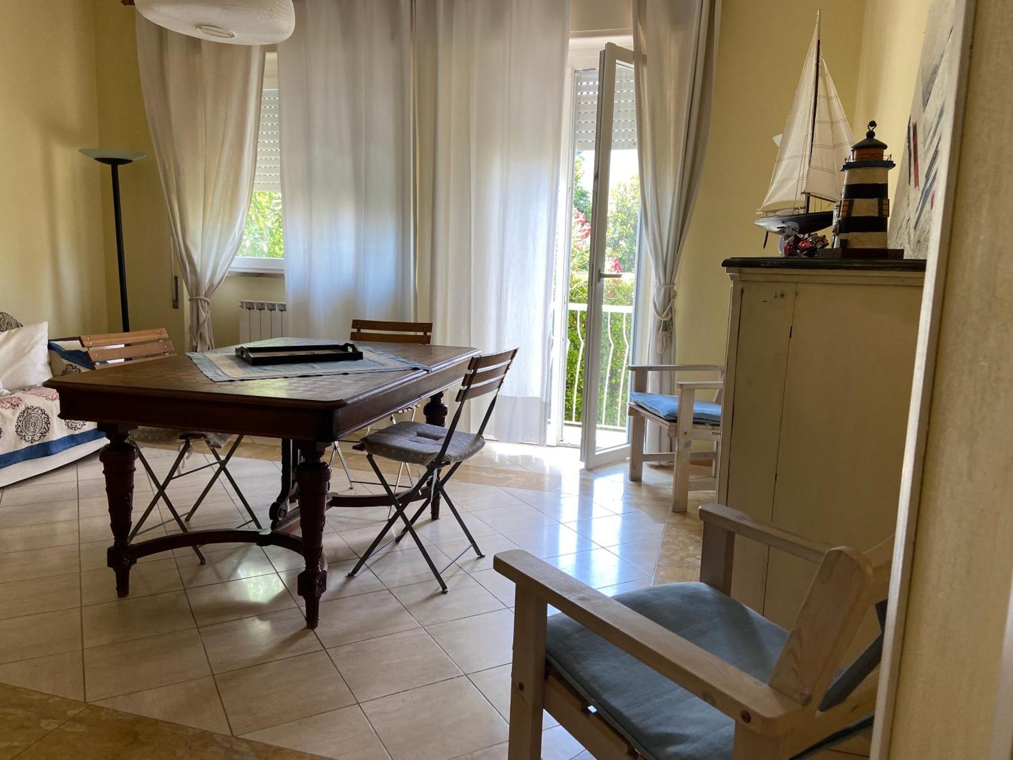 Appartamento Stella Marina A Due Passi Dal Mare E Dal Centro 마리나 디 카라라 외부 사진